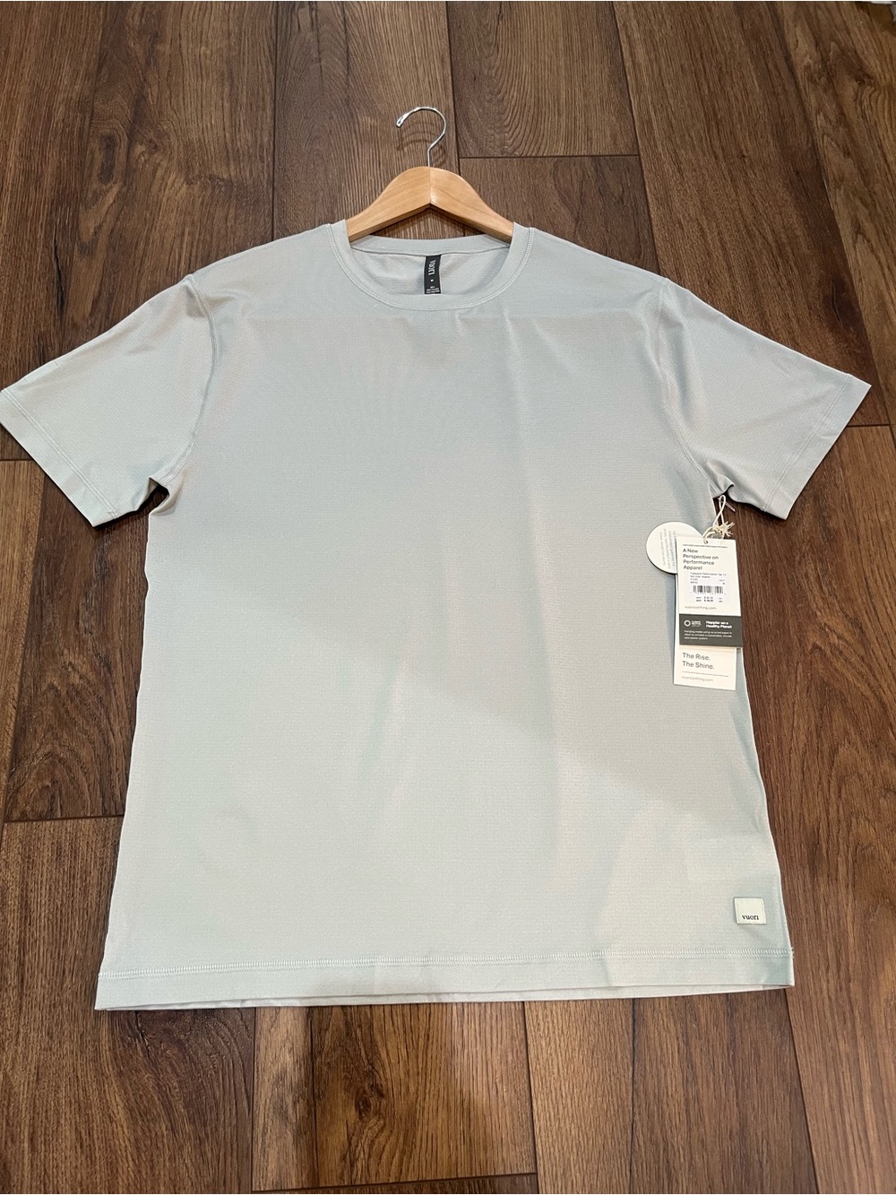 Vuori Men’s Trade Wind Performance Tee 2.0 Sky Grey Heather Size Med